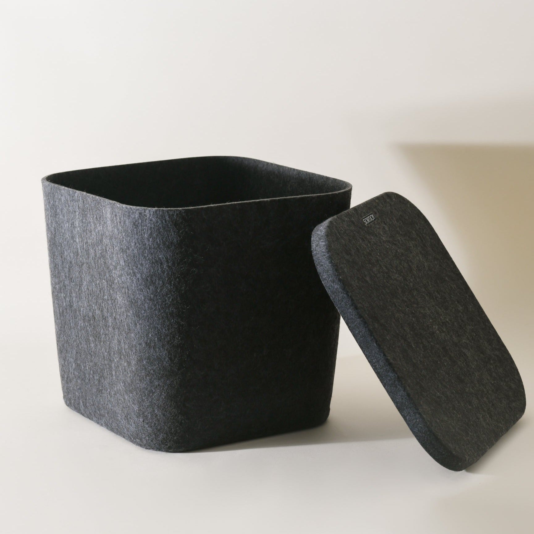 The Sculpted Bin with Lid | Set of 3 Baskets Sortjoy Carbon