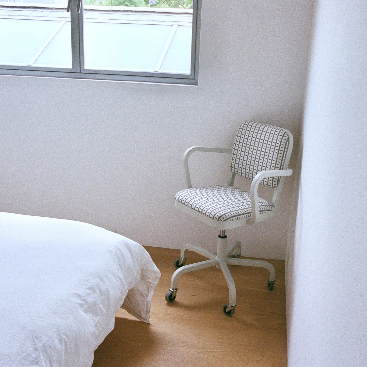 White Officer Chair with Cream Mexidot - Afternoon Light Exclusive OFFICE CHAIRS Emeco