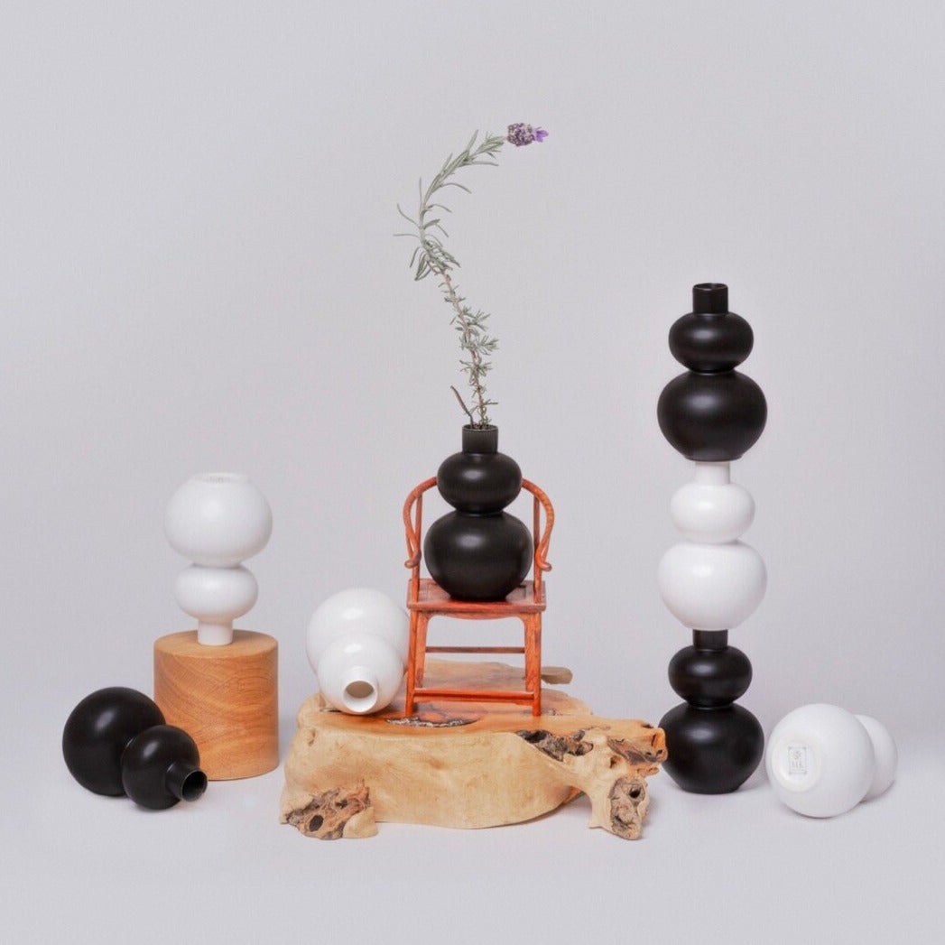 BLACK OR WHITE MINI VASE 5 (MV5) Middle Kingdom