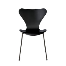 Load image into Gallery viewer, Series 7 Chair Dining Side Chairs Fritz Hansen Black 
