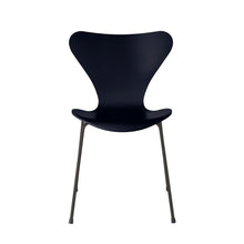 Load image into Gallery viewer, Series 7 Chair Dining Side Chairs Fritz Hansen Midnight Blue 
