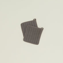 Load image into Gallery viewer, Simple Linen Pot Holder, Set of 2 Oven Mitts Hawkins New York Dark Grey 
