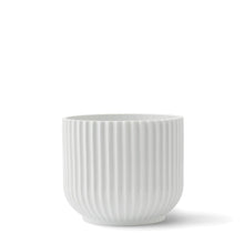 Load image into Gallery viewer, Lyngby Flowerpot Indoor Planters &amp; Stands Lyngby 5.11&quot;h x 5.7&quot;dia 
