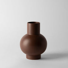 Load image into Gallery viewer, Strøm Vase Vases raawii Chocolate Large 
