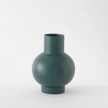 Load image into Gallery viewer, Strøm Vase Vases raawii Green Gables Large 
