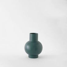 Load image into Gallery viewer, Strøm Vase Vases raawii Green Gables Small 
