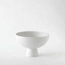 Load image into Gallery viewer, Strøm Bowl Serving Bowls raawii 
