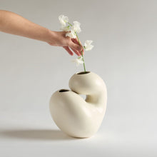 Load image into Gallery viewer, Vita Vessel Vases Dust + Form 
