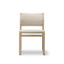 Load image into Gallery viewer, BM61 Chair with Linen Webbing Dining Side Chairs Fredericia 
