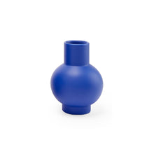 Load image into Gallery viewer, Raawii Strøm Vase Vases MoMA Horizon Blue Small 
