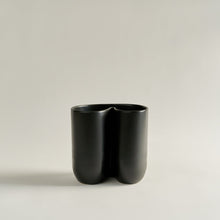 Load image into Gallery viewer, Esse Vessel Vases Dust + Form 
