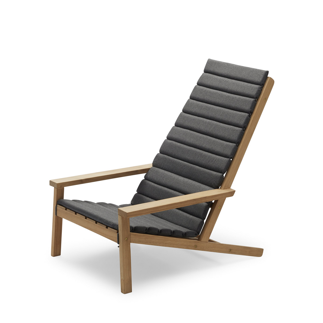 Between Lines Beck Chair Cushion OUTDOOR FURNITURE Skagerak Charcoal 