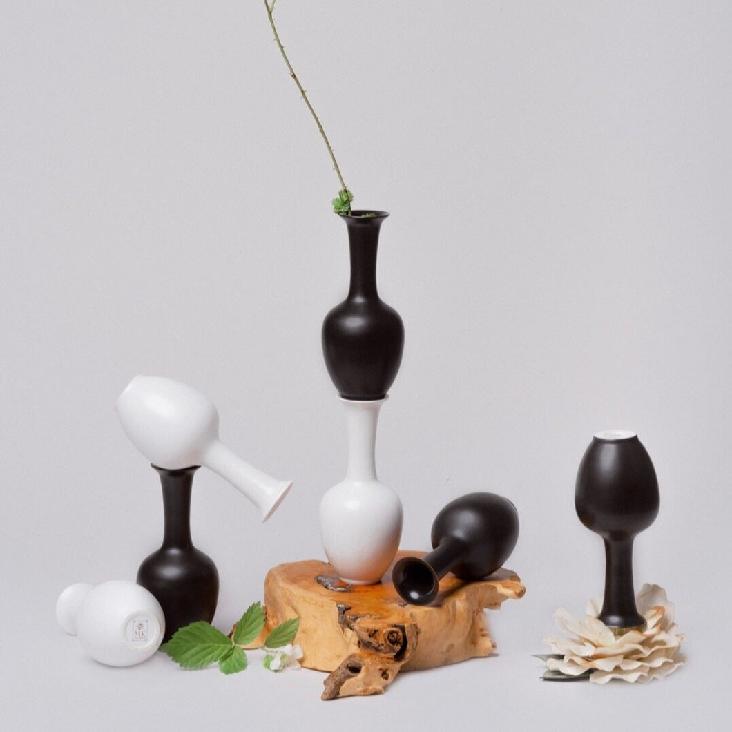 BLACK OR WHITE MINI VASE 8 (MV8) Middle Kingdom 