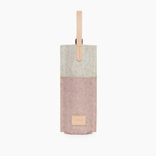 Load image into Gallery viewer, Jaunt Cozy Carrier Merino Wool Felt Solo Wine Carriers Graf Lantz 
