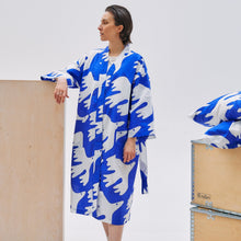 Load image into Gallery viewer, Bluebird Kimono Kroki 
