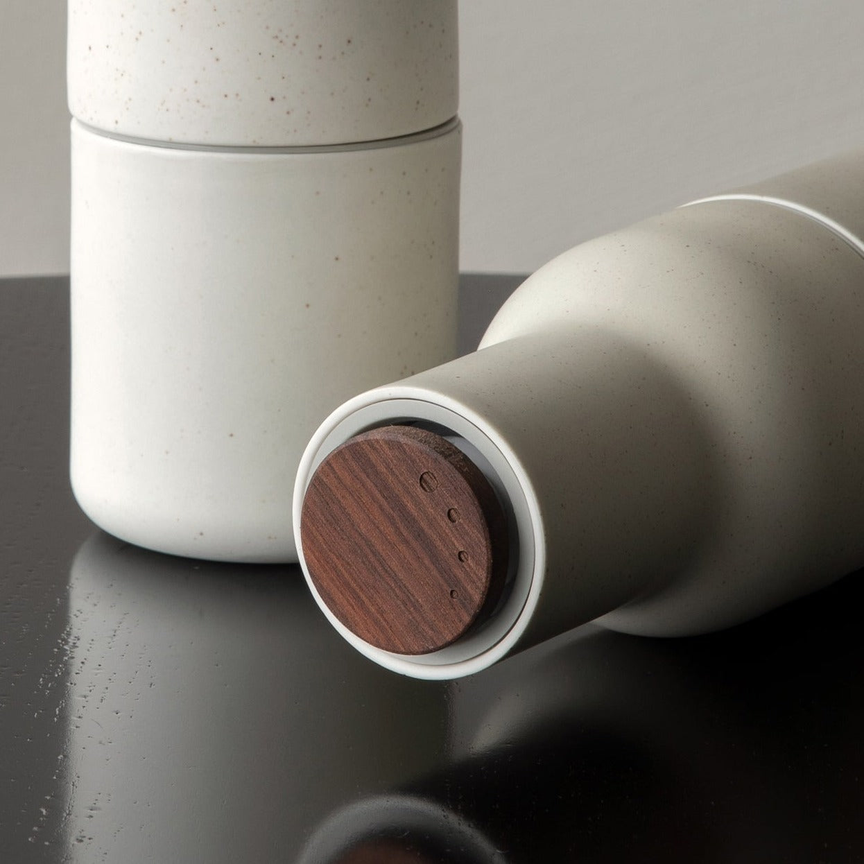 Les Bottle Grinders de Menu, icône design - Joli Place