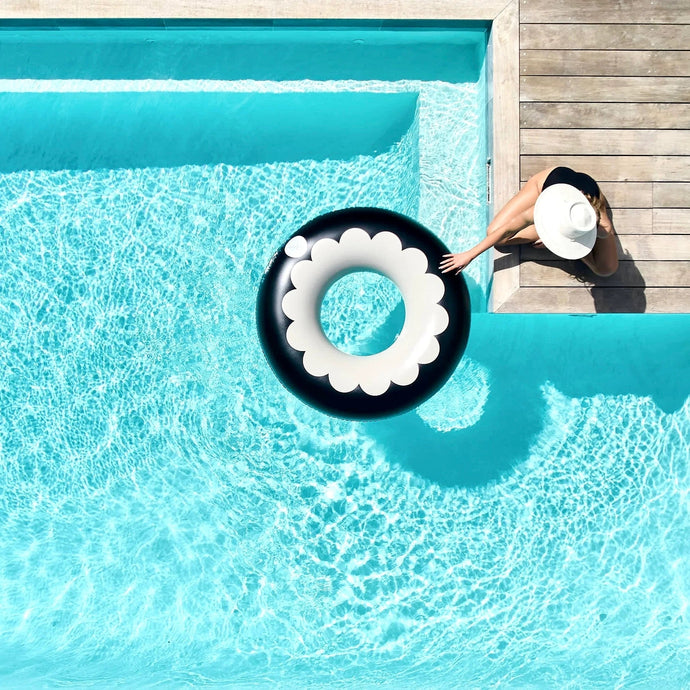 SCALLOP OVERSIZED POOL TUBE- BLACK Pool Tube & Sunday 