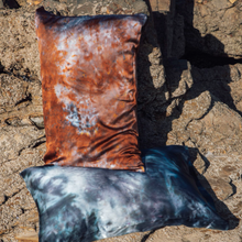 Load image into Gallery viewer, Silk Pillowcase in Penny pillow Upstate 
