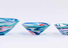 Load image into Gallery viewer, Nesting Bowls in Kokomo glass Upstate 
