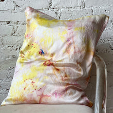 Load image into Gallery viewer, Silk Pillowcase in Nosara home Upstate 
