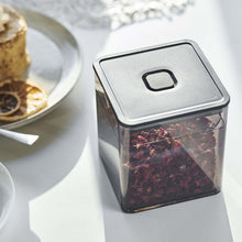 Load image into Gallery viewer, Vacuum-Sealing Food Container w. Spoon - Polypropylene FOOD STORAGE Yamazaki Home 
