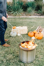 Load image into Gallery viewer, Fire Pit Tools Pool &amp; Patio Solo Stove 
