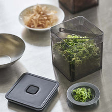 Load image into Gallery viewer, Vacuum-Sealing Food Container w. Tongs - Polypropylene FOOD STORAGE Yamazaki Home 
